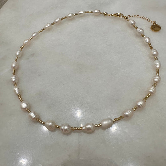 Pretty Pearl Necklace